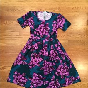 Lularoe Amelia xs floral